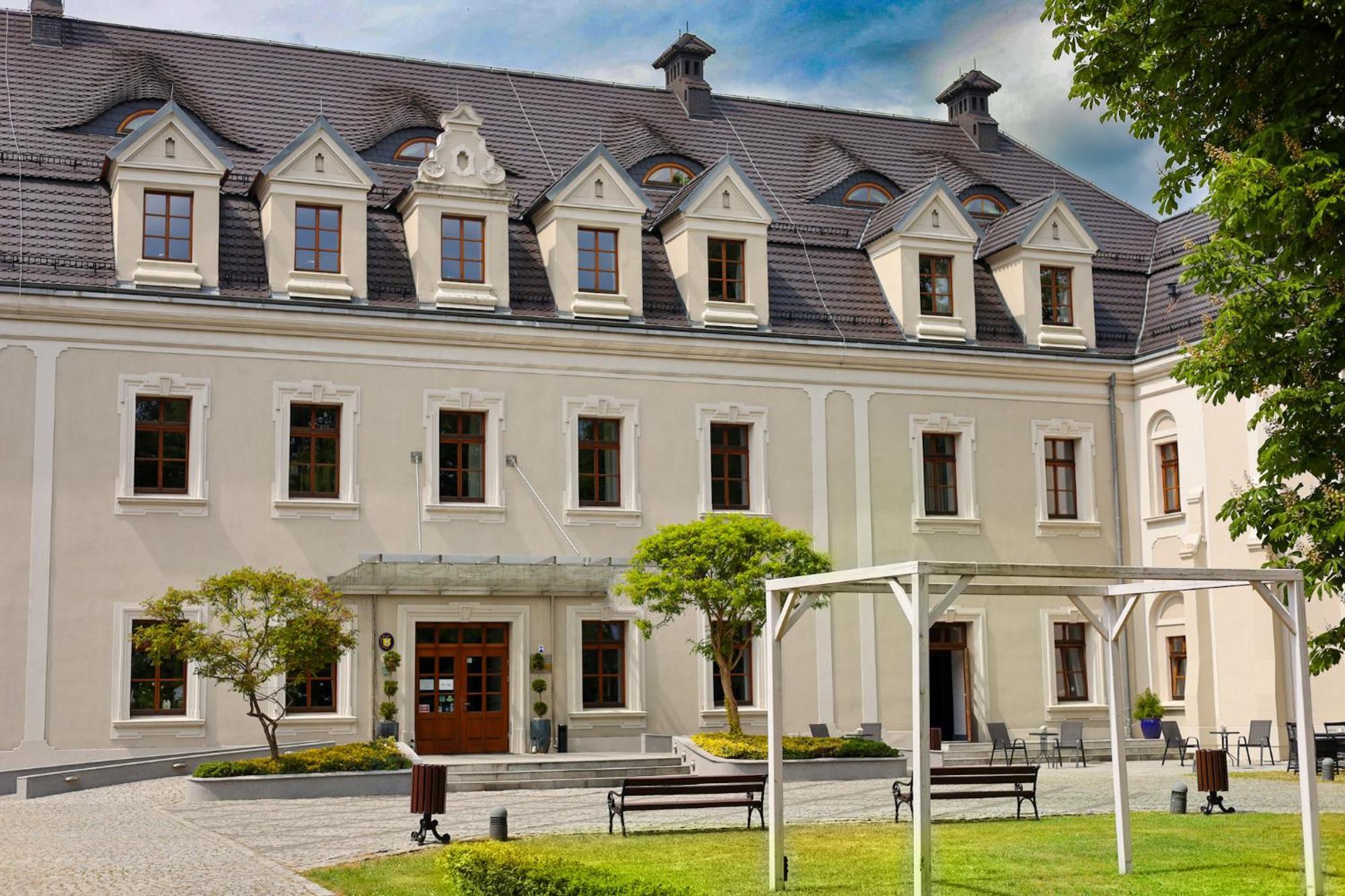 Hotel Zamek Lubliniec Bagian luar foto